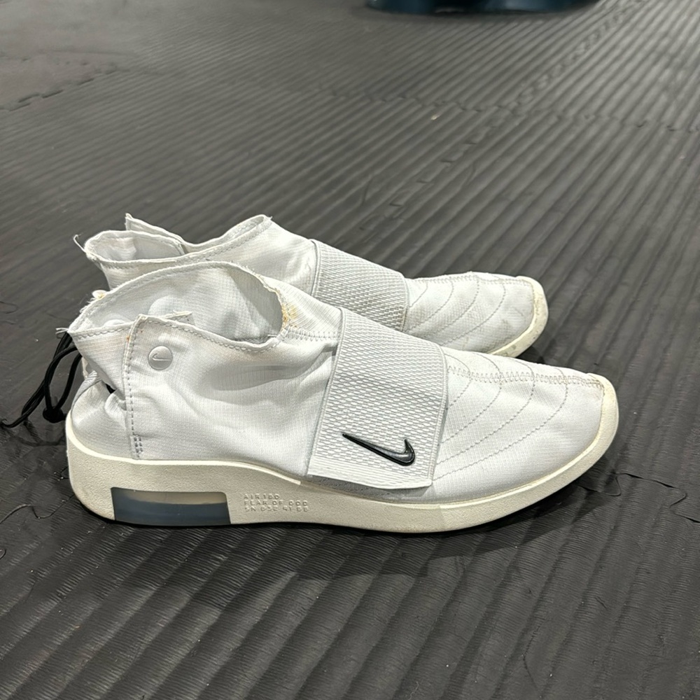 Air Fear Of God Moc
Pure Platinum